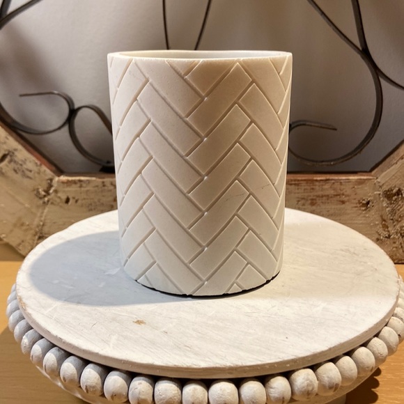 Bathroom cup - marble look with herringbone pattern - Picture 1 of 2